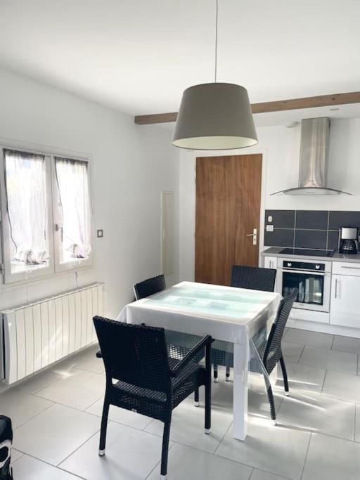 Appartement T2 Lumineux, Tres Bien Equipe, Proche Centre-Ville Salies-de-Béarn 외부 사진