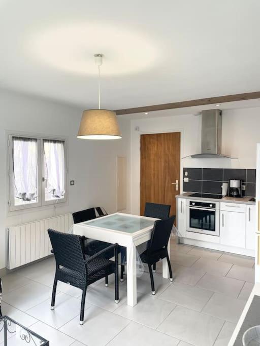 Appartement T2 Lumineux, Tres Bien Equipe, Proche Centre-Ville Salies-de-Béarn 외부 사진