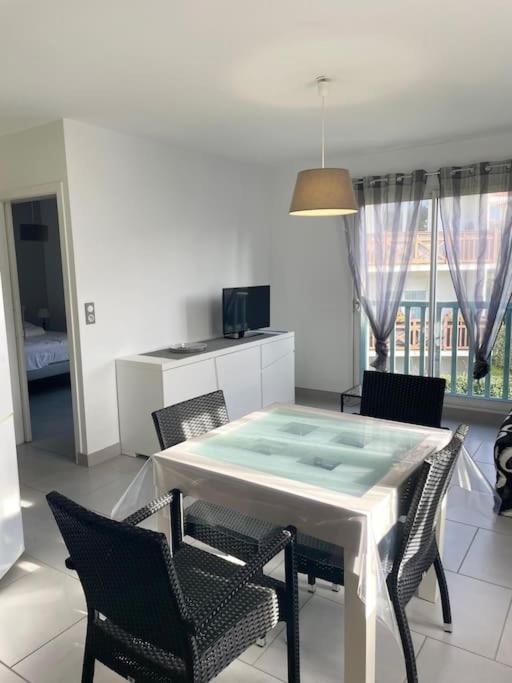 Appartement T2 Lumineux, Tres Bien Equipe, Proche Centre-Ville Salies-de-Béarn 외부 사진